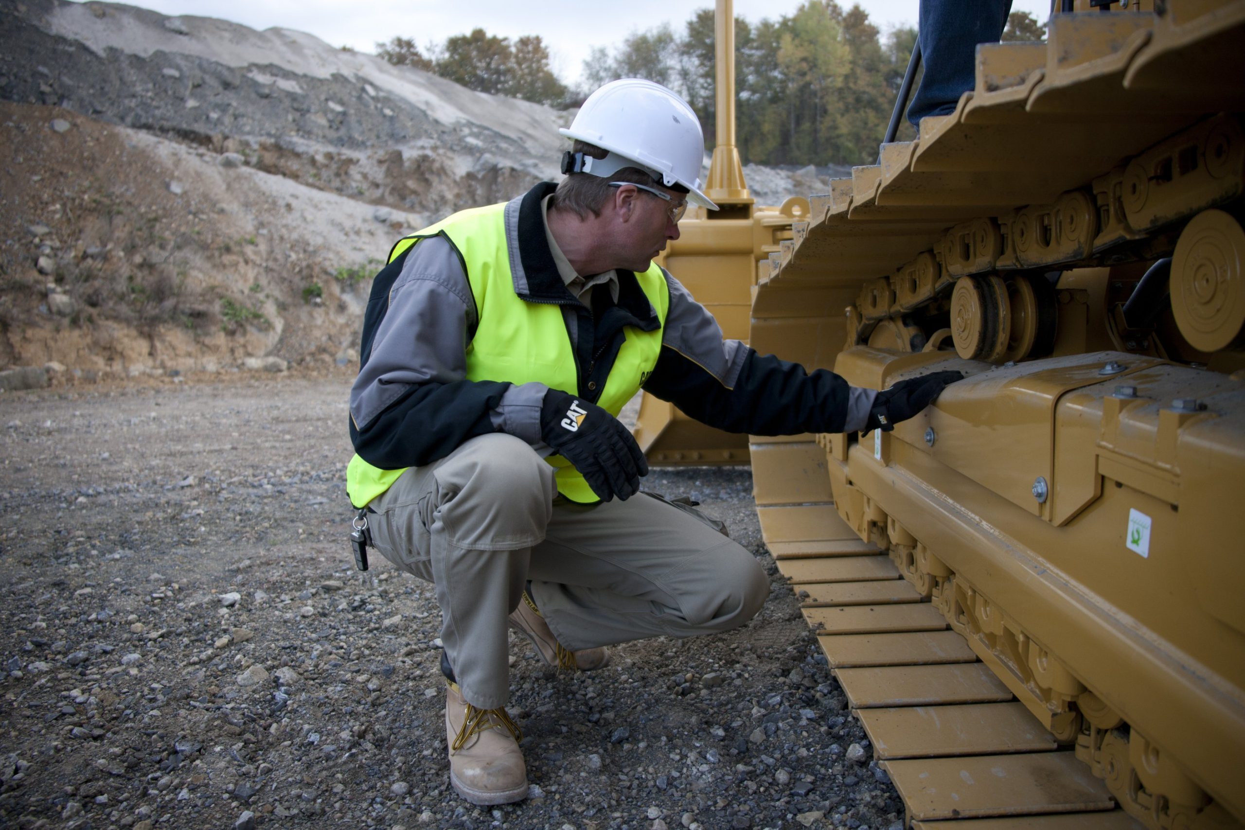 Inspecting Undercarriage scaled